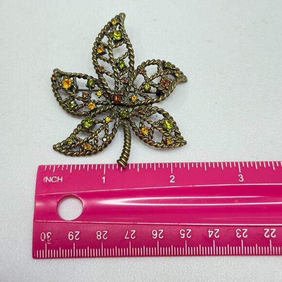 Vintage Avon Rhinestone Brooch Openwork Leaf Gold, Green Sparkling Gemstones - Picture 8 of 8